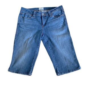 Levi 525 Jean Capris Size 8